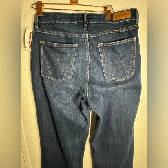 Wrangler NWT Dark Wash Blue Jeans Women’s Western High Rise True Straight 12 32 - Picture 6 of 10